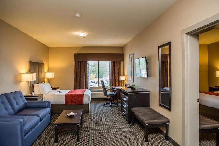 Room in Comfort Suites Kelowna