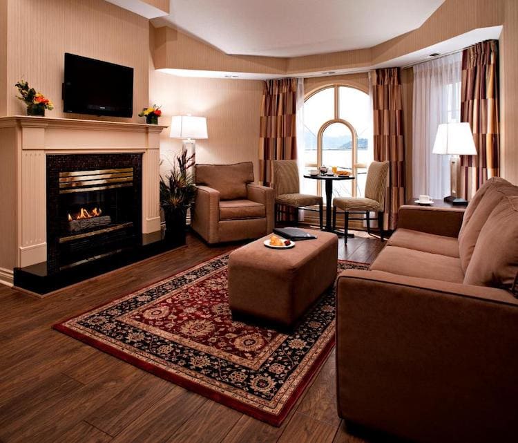 Luxury Room of Delta Hotels by Marriott Grand Okanagan Resort Hotels in Kelowna