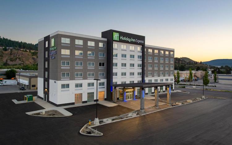 Exterior of Holiday Inn Express Kelowna