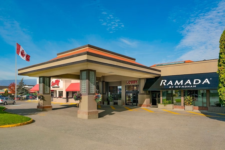 Exterior of Ramada by Wyndham Kelowna